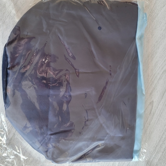 Avon Drawstring Toiletry Bag - Picture 3 of 7